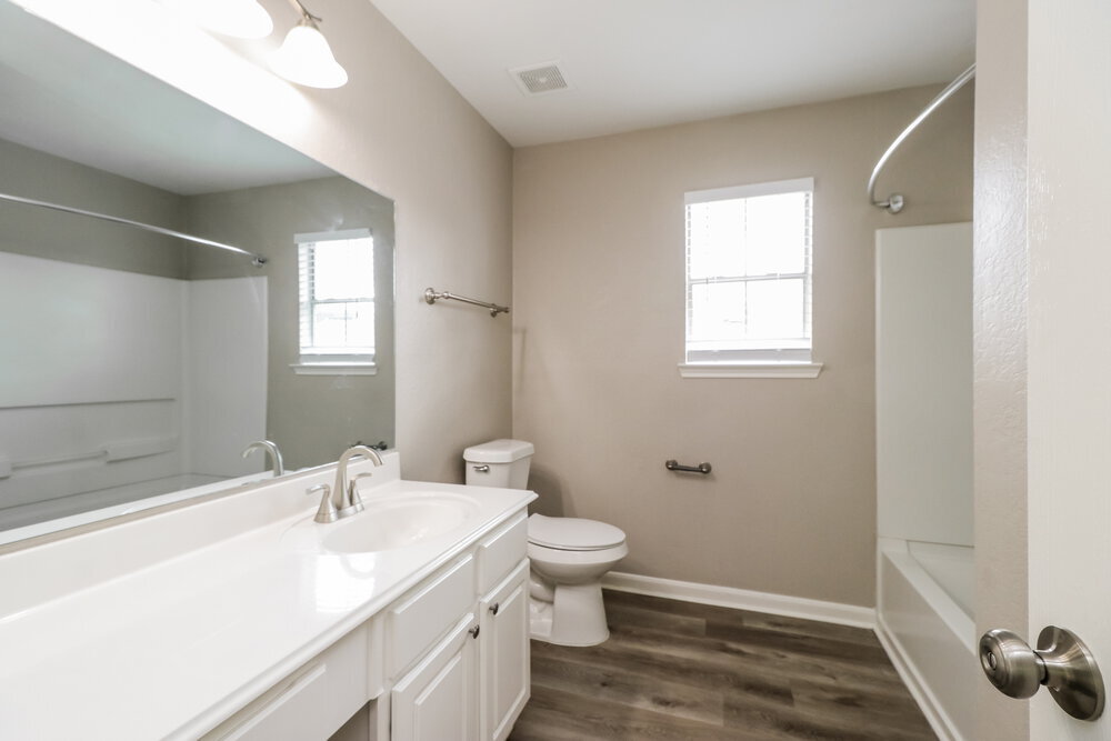 Building Photo - 15406 Hensen Creek Dr