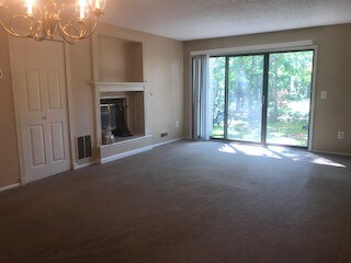 Living room - 35 Greenwich Dr