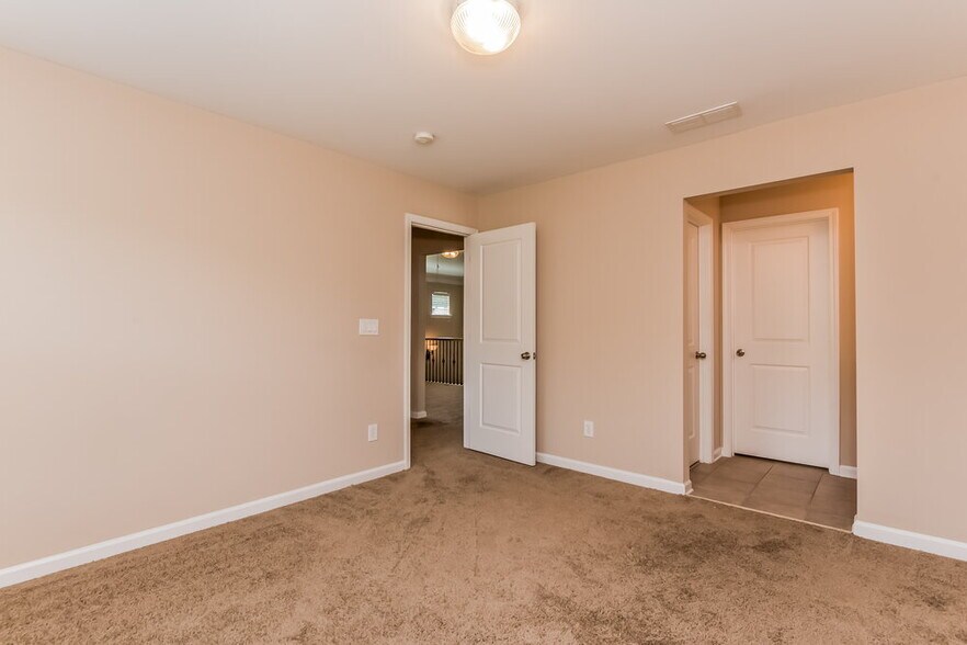 Building Photo - 206 Shaw Dr