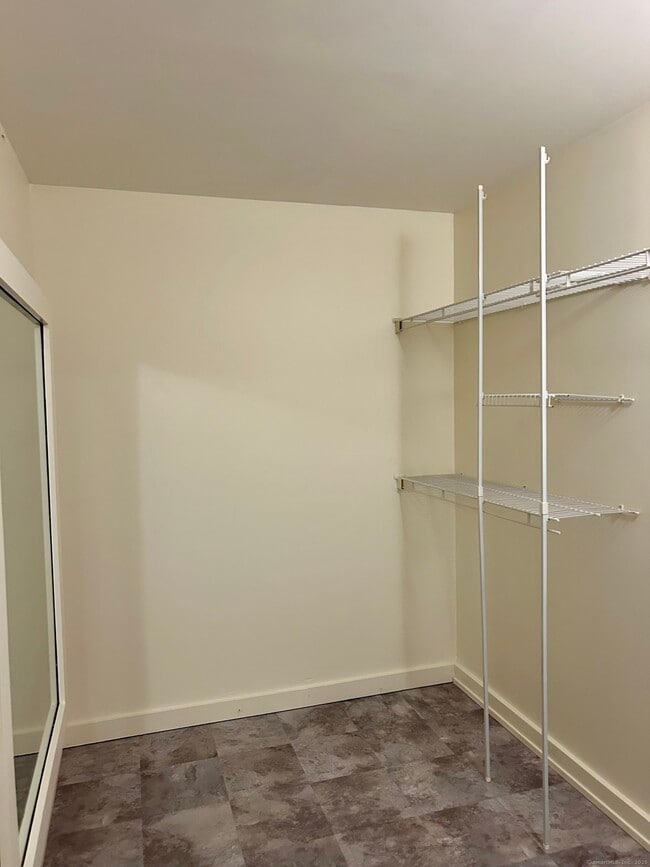 Building Photo - 199 Hoop Pole Hill Rd