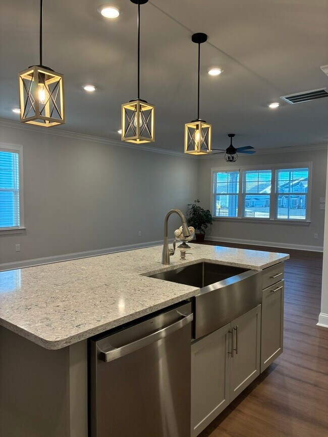 Building Photo - 2941 Ocean Sunrise Dr