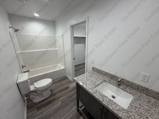 Building Photo - 312 Starlite Dr