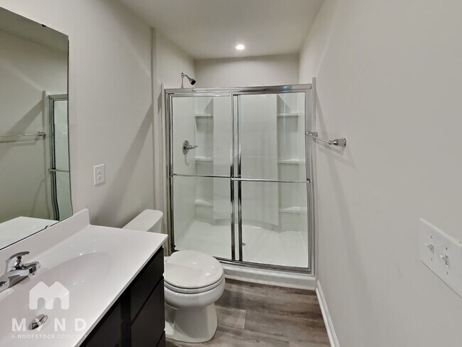 Building Photo - 725 Point Andrews Dr SW