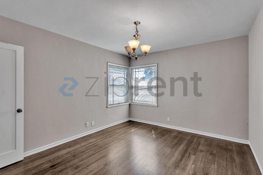 Building Photo - Unit N/A