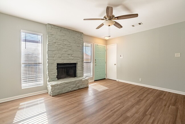 Building Photo - Charming 3-Bed Willowbend Home: Fireplace,...