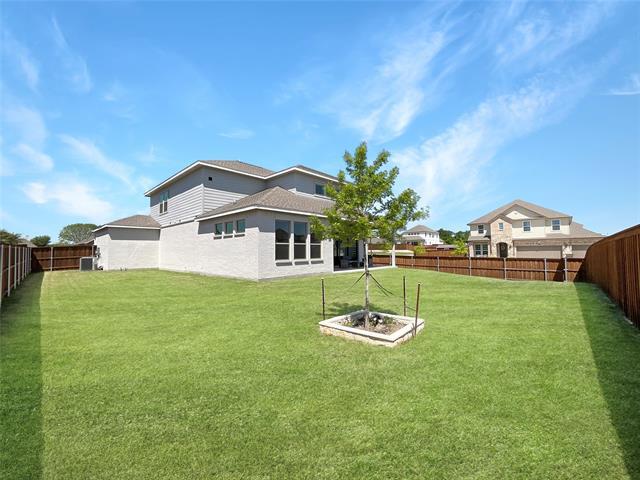 Building Photo - 5910 Enclave Dr