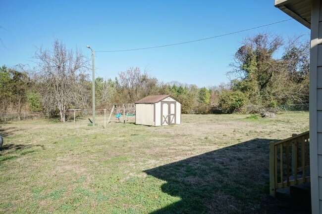 Building Photo - 307 Olivia Ln