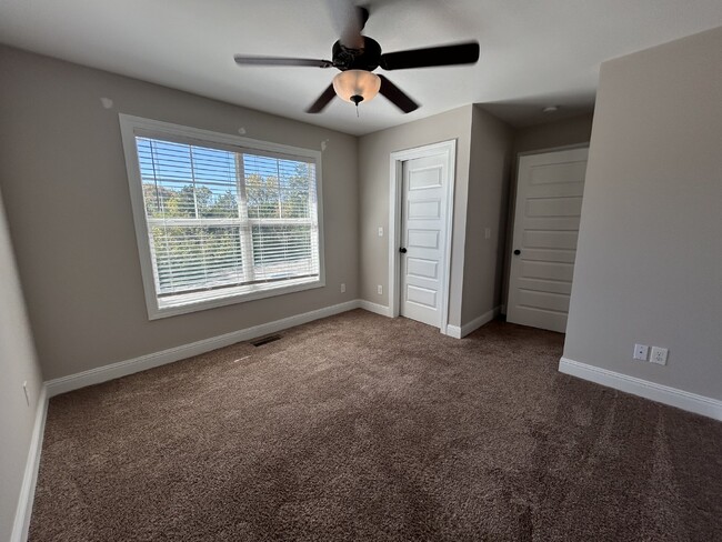 Building Photo - 2BD 2.5BA TOWNHOME FOR RENT NOW