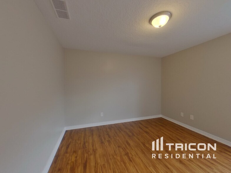 Building Photo - 1512 Clapton Dr