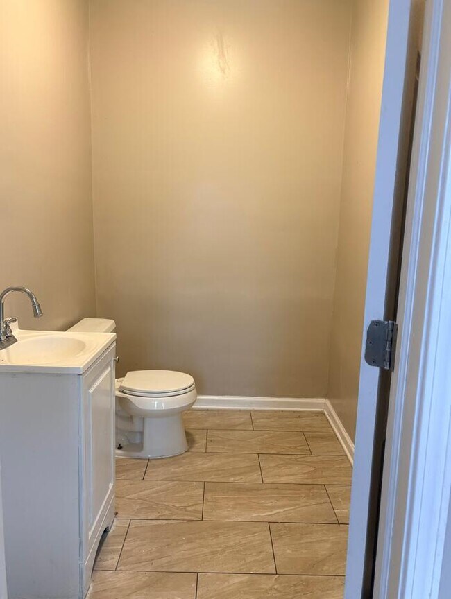 Building Photo - 2245 Glynn Ct