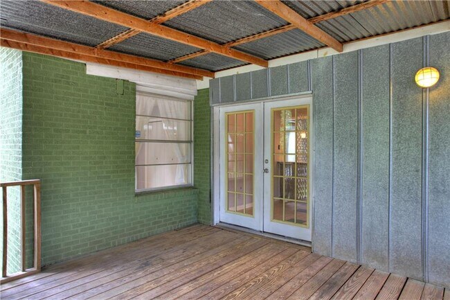 Building Photo - 1 E 53rd St