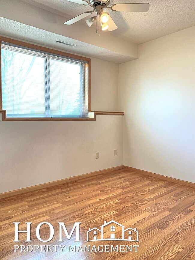 Building Photo - 140 Peggy Ln