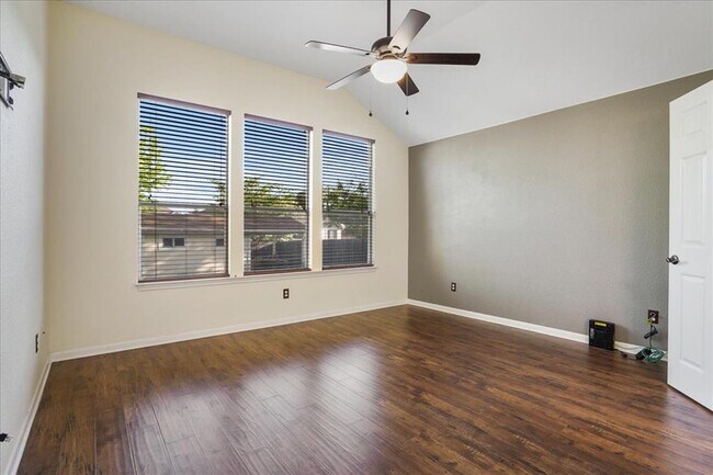 Building Photo - 1608 Goddard Bluff Dr