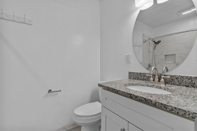 Building Photo - Charming 3-Bedroom Home in Suffolk!