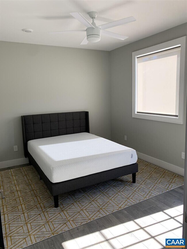 Building Photo - 808 Elliott Ave