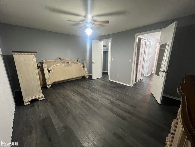 Building Photo - 4460 15 Mile Rd