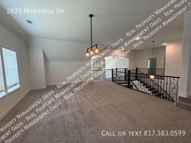 Building Photo - 2823 Mariposa Dr