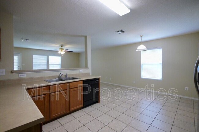 Building Photo - 5923 Trent Ranch