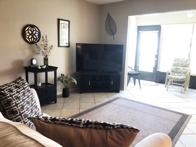 Building Photo - 2BR/2BA Condo in Mission Lakes