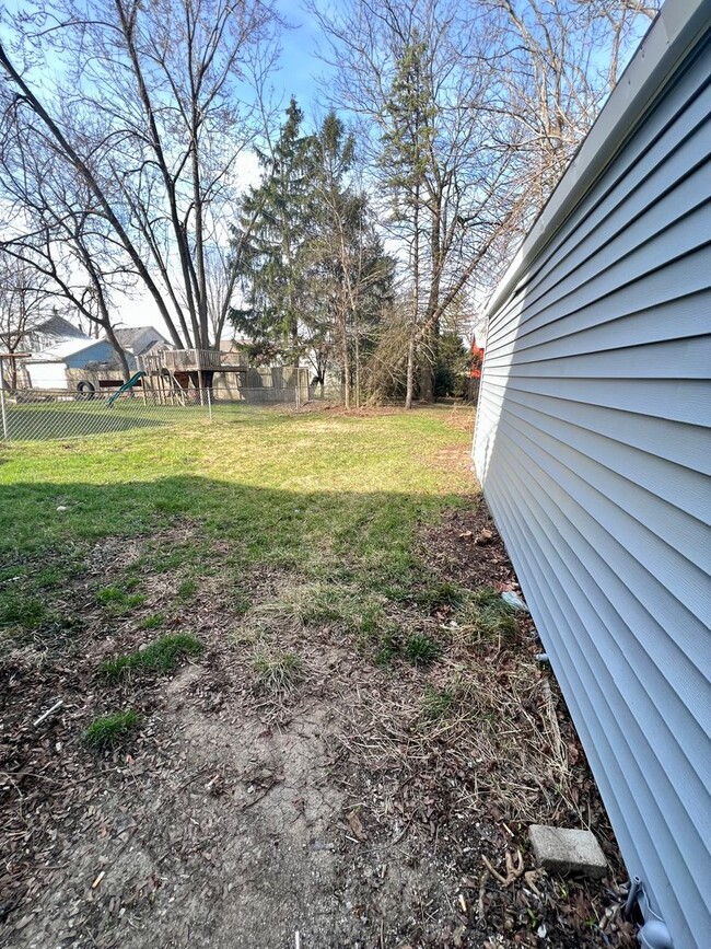 Building Photo - 4 Bedroom House in New Haven