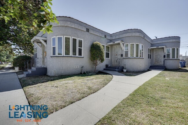 Building Photo - 6417 S Van Ness Ave