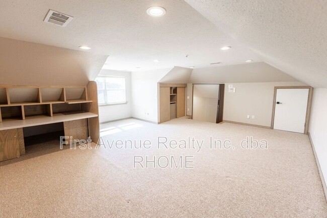 Building Photo - 16121 Shadybank Dr