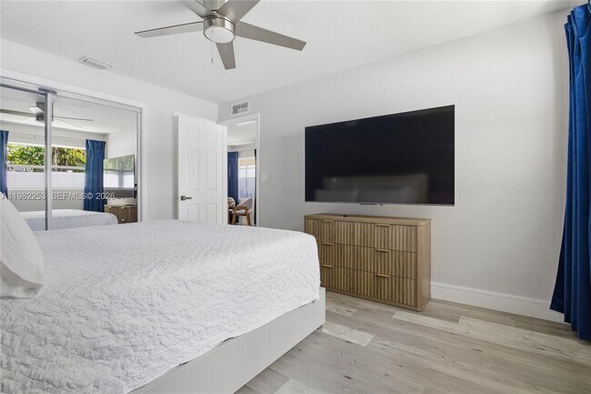 Building Photo - 1301 NE 16th Terrace