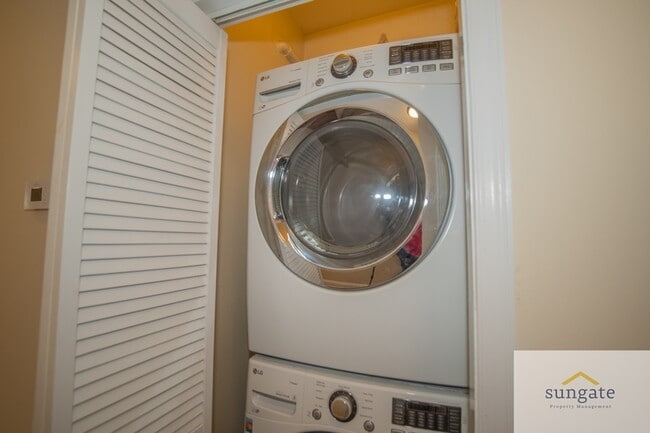 Building Photo - 4032 Falls Rd