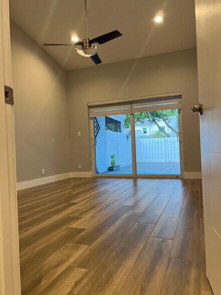 Master Bedroom fits king bed comfortably - 10961 SW 11th Pl