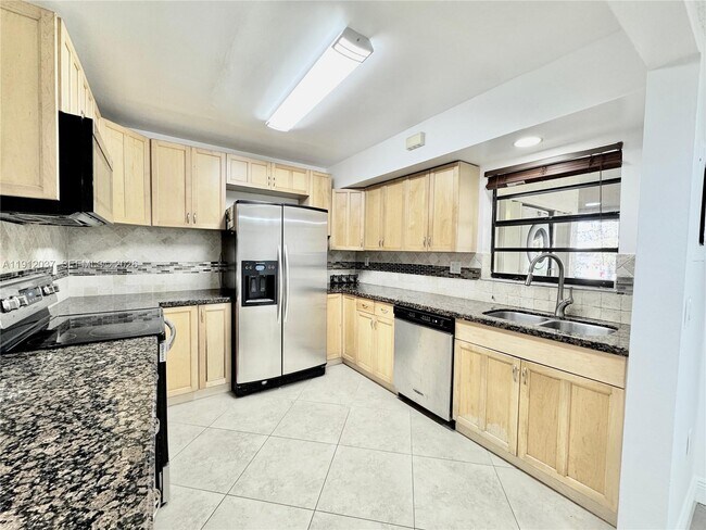 Building Photo - 8632 NW 34th Pl