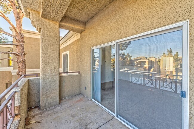 Building Photo - 8070 W Russell Rd