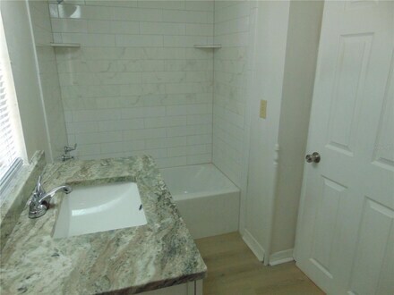 Building Photo - 19325 SE 92nd St