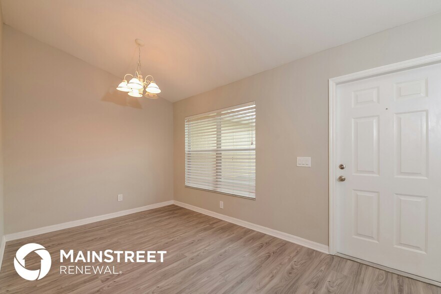 Building Photo - 1876 N San Mateo Dr