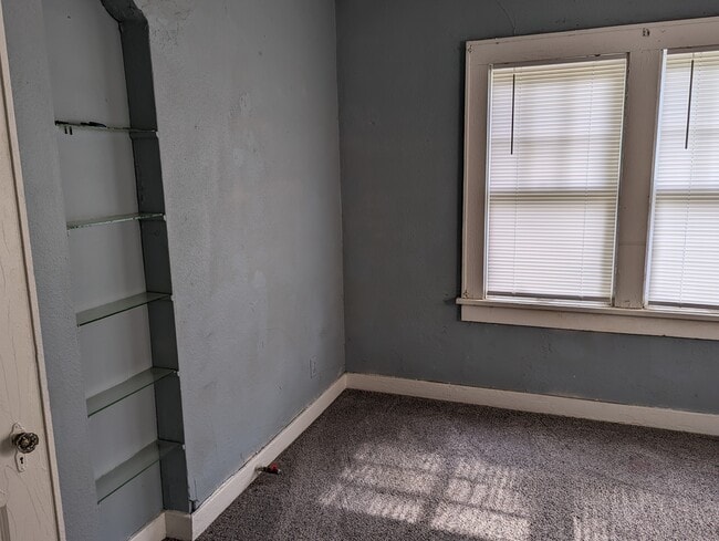 Building Photo - 1016 Bluff View Dr