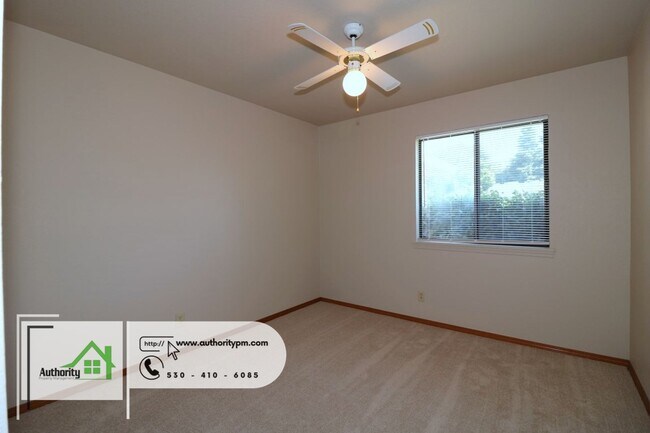 Building Photo - 1844 Breckenwood, Short Trip to the park. ...