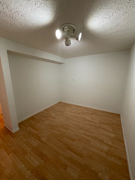 Building Photo - 3828 Longton Dr