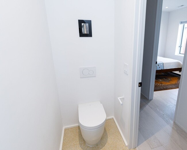 Building Photo - Modern Penthouse in Columbia Heights