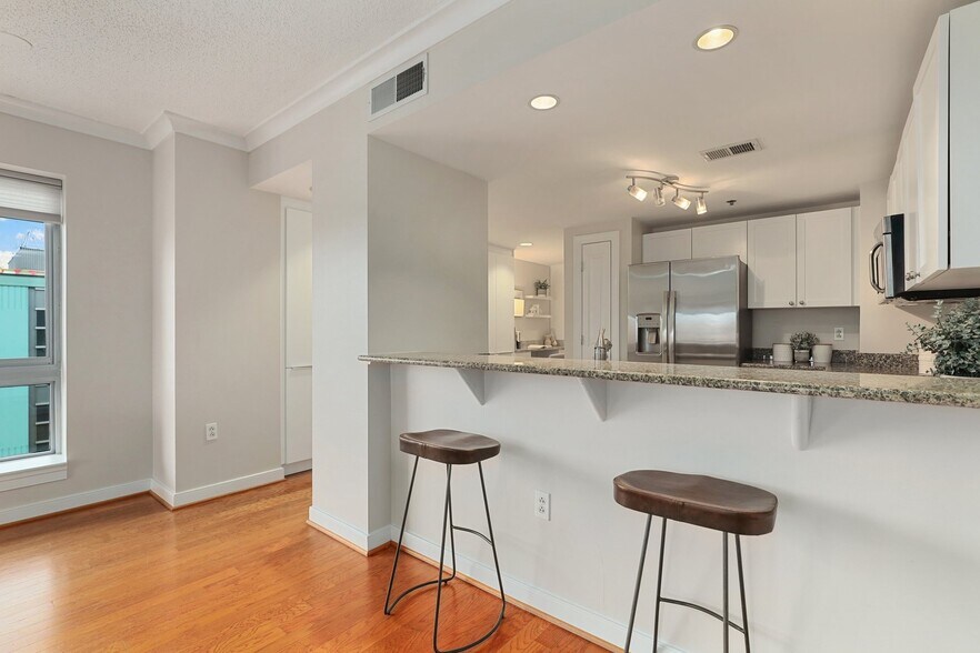 Building Photo - 777 7th St NW