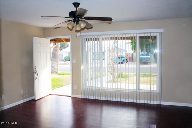 Building Photo - 8636 E Dianna Dr