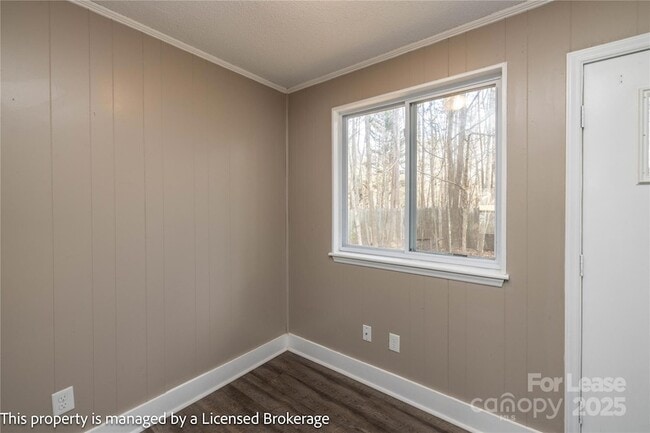 Building Photo - 132 Brentwood Dr