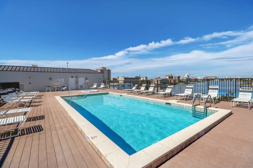 Building Photo - 260 Southbay Dr