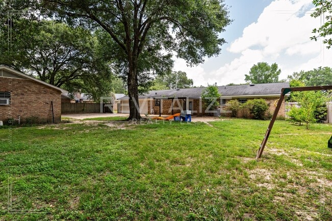 Building Photo - Spacious Brick Home in West Mobile!