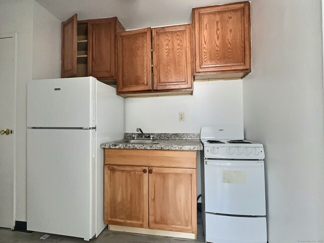 Building Photo - 360 Palisade Ave