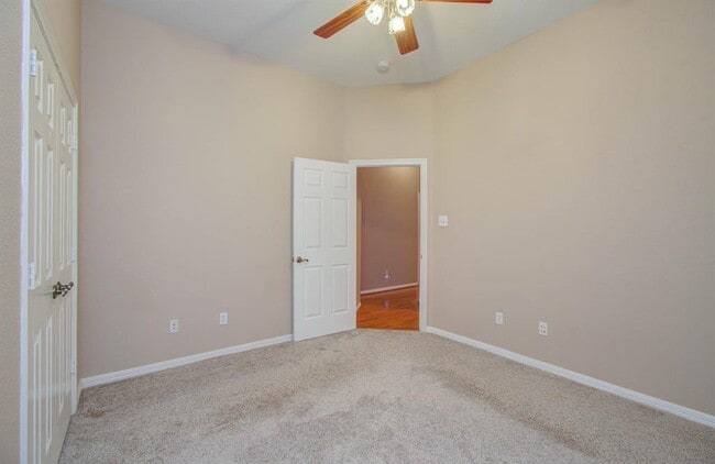 Building Photo - 14403 Red Tailed Hawk Ln
