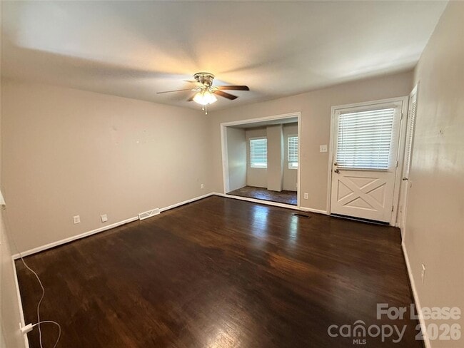 Building Photo - 1120 Claremont Rd