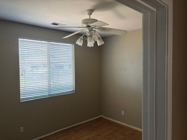 Building Photo - 37799 Amber Ln