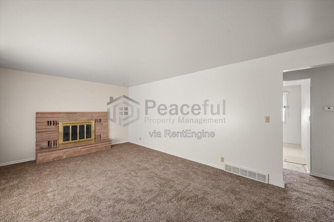 Building Photo - 2197 N 250 W