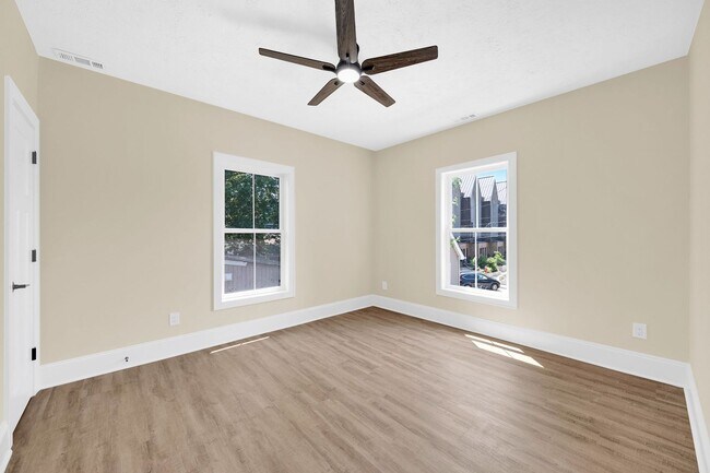 Building Photo - 2322 Scranton Rd