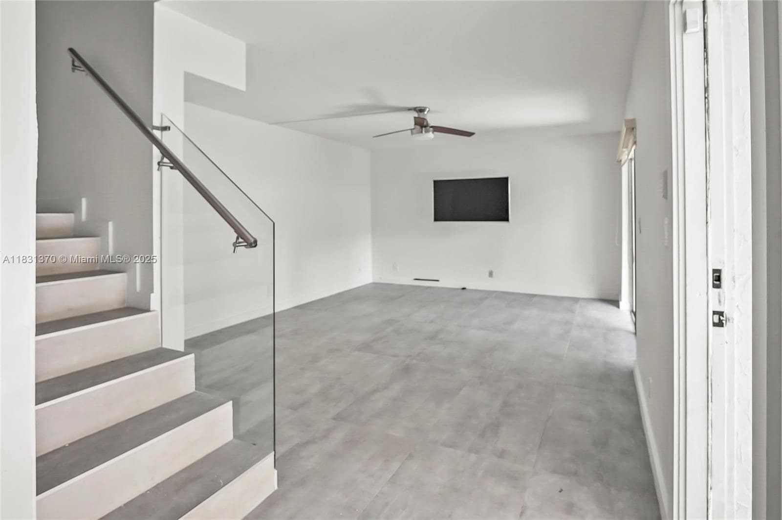 Building Photo - 2161 Orange Grove Dr
