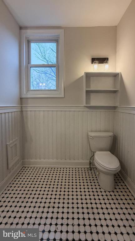 Building Photo - 165 E Mt Pleasant Ave